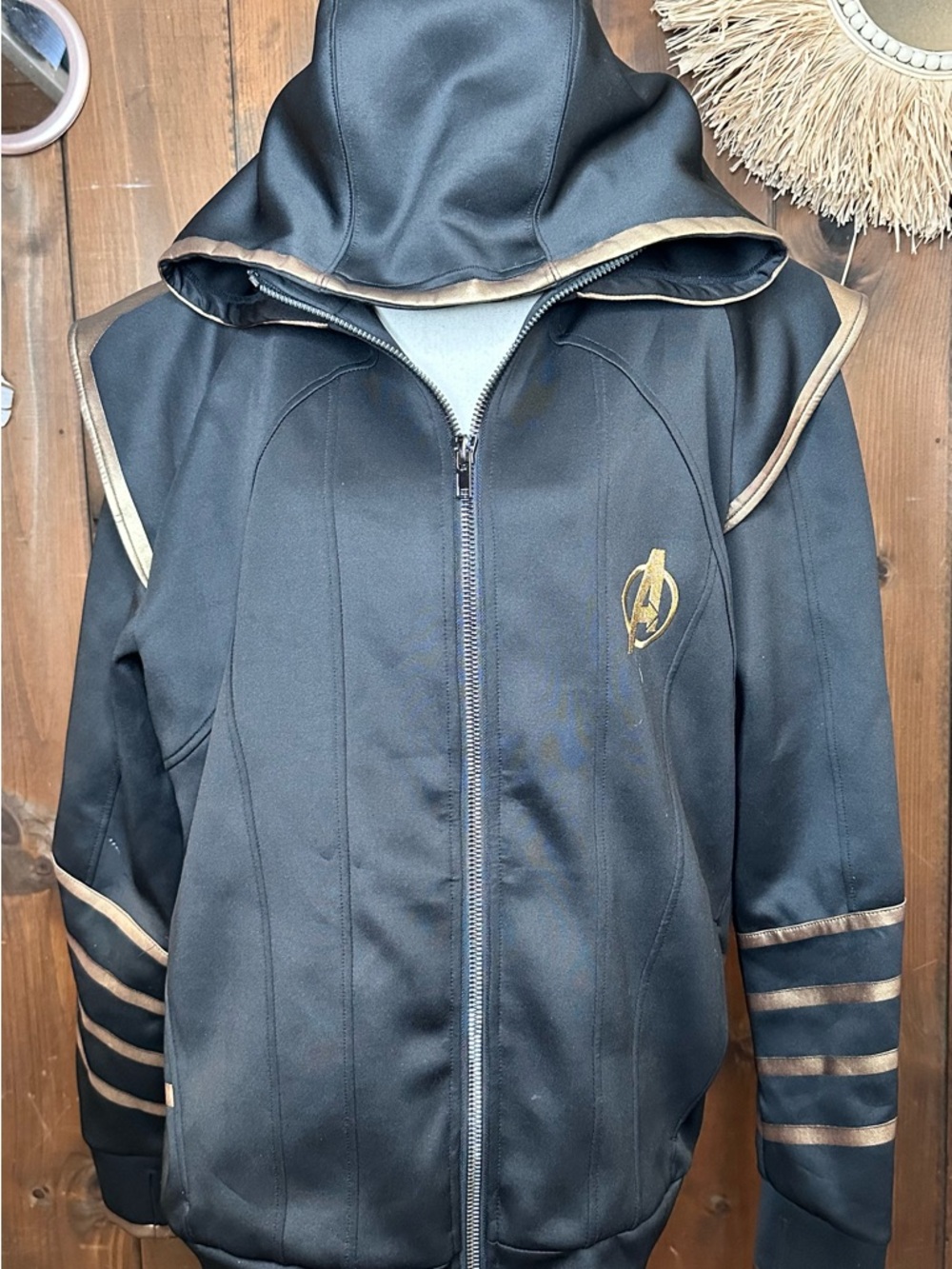 Disney Marvel Avengers: Endgame Hawkeye Ronin Jacket Size XL Gold/Black Hoodie